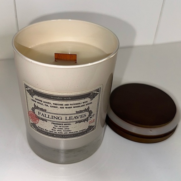 Falling Leaves Scented Candle - Picture 1 of 5